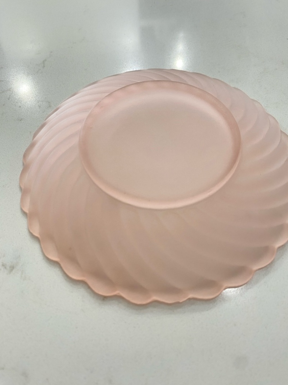 Vintage Pink Frosted Glass Arcoroc "Rosaline" Swirl Pattern Plate - Picture 3 of 3